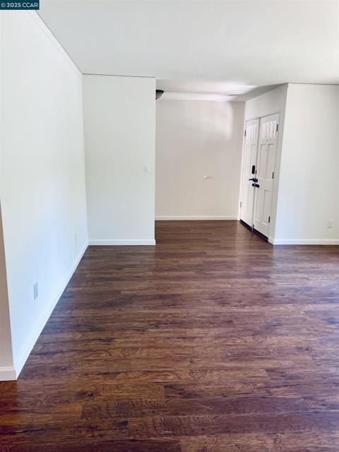 310 Miranda Ln, Alamo CA: https://media.crmls.org/mediaz/35e56273-880d-438e-8fb4-aeb039e0e962.jpg