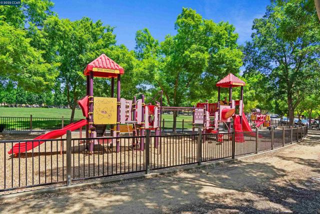 3240 Maguire Way, Dublin CA: https://media.crmls.org/mediaz/35e56862-95c8-4097-b55d-3c3a673f7fd8.jpg