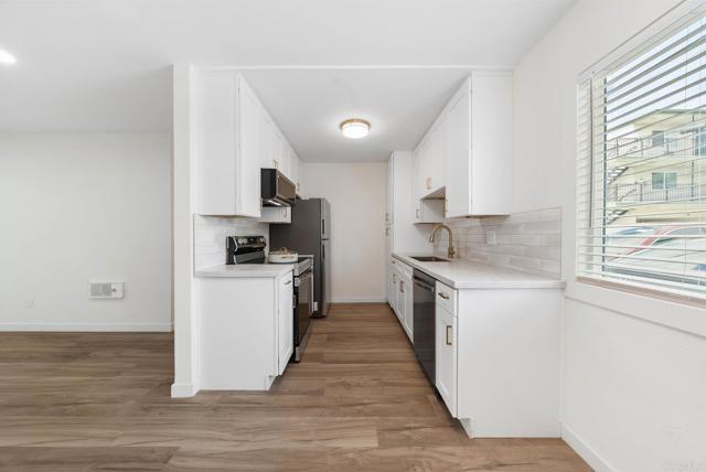 Detail Gallery Image 9 of 34 For 3825 Van Dyke Ave Apt 3, San Diego,  CA 92105 - 2 Beds | 1/1 Baths