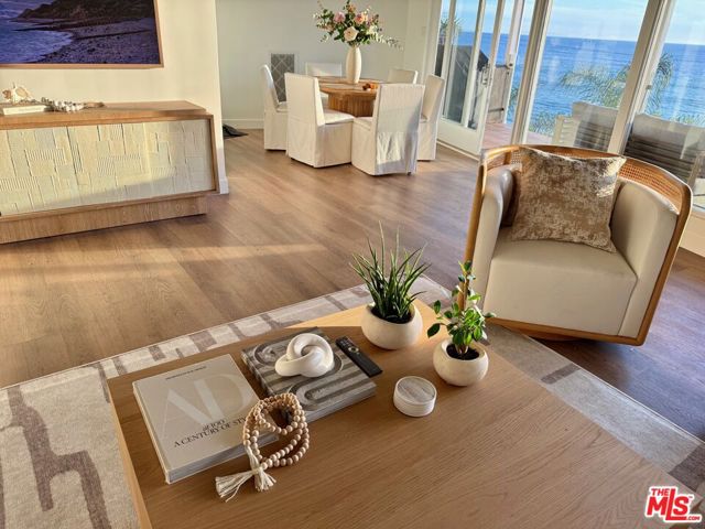 17728 Porto Marina Way, Pacific Palisades CA: https://media.crmls.org/mediaz/35e643f1-3536-4ccb-8647-be619b2efc06.jpg