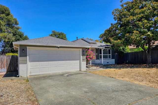 136 Mesa Verde Street, Vallejo CA: https://media.crmls.org/mediaz/35e69c69-5450-4044-83be-9fa21eb12444.jpg