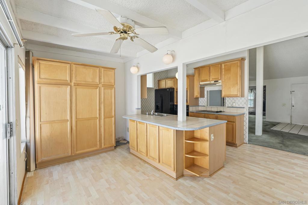 MLS #250035175SD img 17