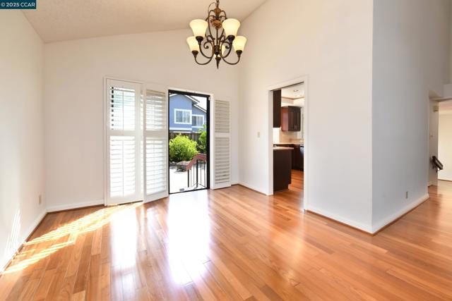 319 Oak Glen Ct, Martinez CA: https://media.crmls.org/mediaz/35e7e8c4-8a05-4e36-bdeb-02e843f1c4c8.jpg