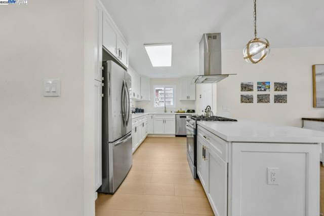 1541 Merced Street, Richmond CA: https://media.crmls.org/mediaz/35e83d4f-dd99-4e14-8fff-92d31e37dad4.jpg