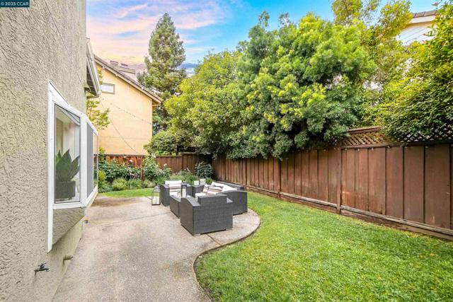 405 Triomphe Ct, Danville CA: https://media.crmls.org/mediaz/35e88a04-7746-40dd-bfc1-74db12c8a639.jpg
