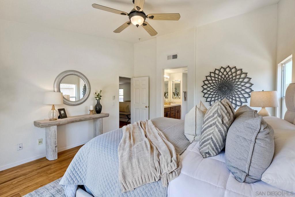 MLS #250036045SD img 22