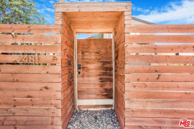 2481 S Bundy Drive, Los Angeles CA: https://media.crmls.org/mediaz/35e8b81f-89ca-4fe4-908a-a55de0897afc.jpg