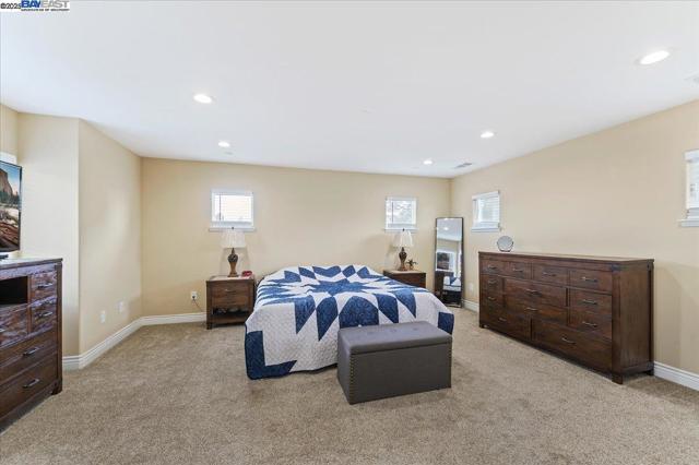 736 N P St, Livermore CA: https://media.crmls.org/mediaz/35e8f4c0-4577-441c-ab22-d29a5178bcef.jpg
