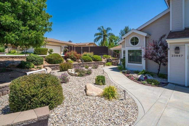 23847 Norte Dr, Ramona CA: https://media.crmls.org/mediaz/35e90bc5-2e14-4fab-9339-40aba7b578f8.jpg