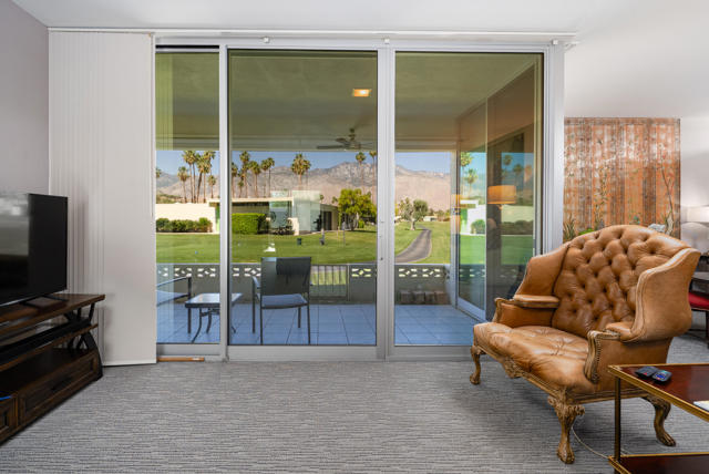 74 Lakeview Drive, Palm Springs CA: https://media.crmls.org/mediaz/35e94400-2df3-4165-bce3-f0d45517c393.jpg