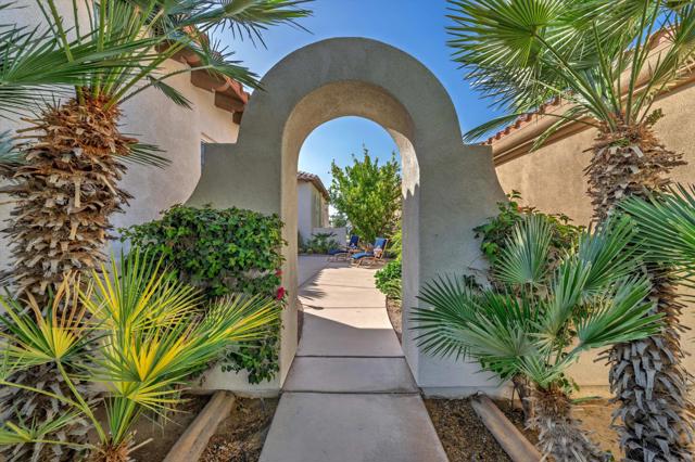 80143 Miramonte Lane, La Quinta CA: https://media.crmls.org/mediaz/35e9c39e-7586-4a79-b65e-ec66efd40d18.jpg