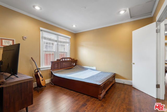 3941 2nd Avenue, Los Angeles CA: https://media.crmls.org/mediaz/35e9e21e-9124-4eb1-aa88-ef1271f969a9.jpg