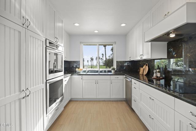 2205 Vina Del Mar, Oxnard CA: https://media.crmls.org/mediaz/35e9f972-5d10-46cb-a87f-4be380542f03.jpg