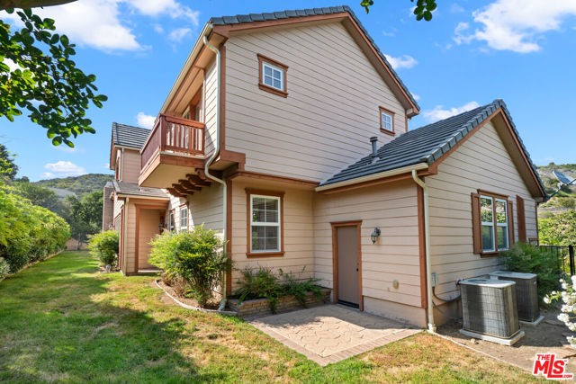 1772 Tamarack Street, Westlake Village CA: https://media.crmls.org/mediaz/35eb49af-0e38-4183-ac5e-5076e1d18da8.jpg
