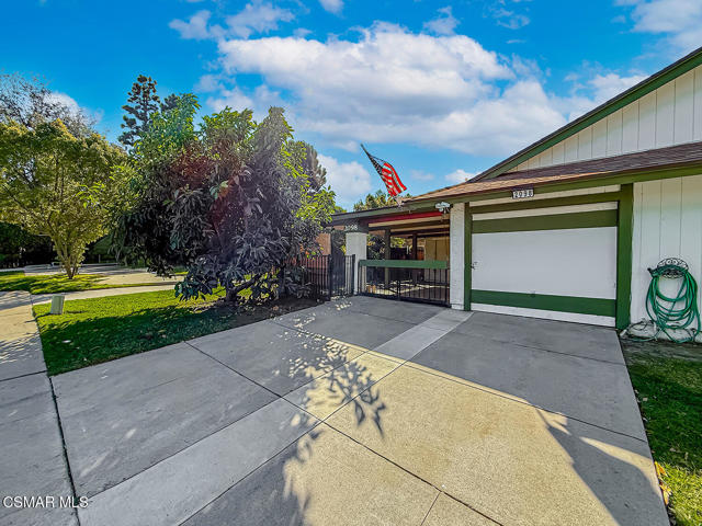 2098 Covington Avenue, Simi Valley CA: https://media.crmls.org/mediaz/35eb9721-e8df-4806-85ee-1baaf44f337b.jpg