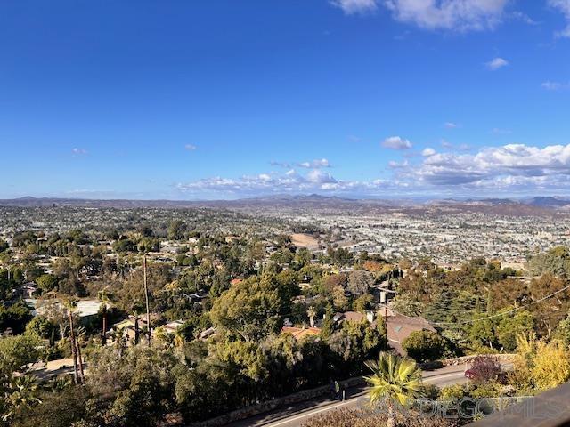 4742 Mount Helix Drive, La Mesa CA: https://media.crmls.org/mediaz/35ebb536-c67e-4b81-895b-7d9b6bc8f441.jpg