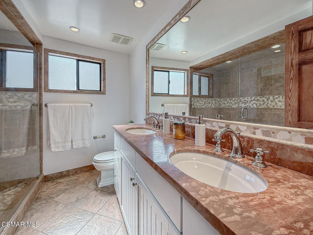 16030 Moorpark Street, Encino CA: https://media.crmls.org/mediaz/35ebbd08-be4e-4a4d-8c54-96a452b0c498.jpg