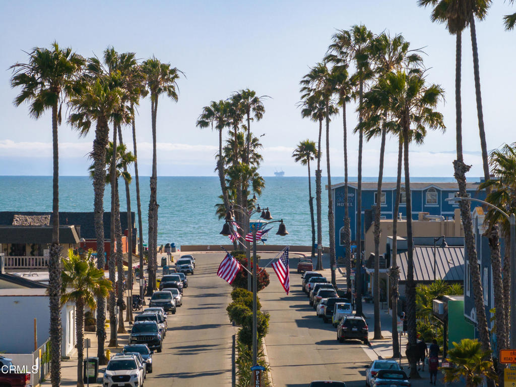 https://media.crmls.org/mediaz/35ebe55d-54dc-4232-a9c3-85a1a517100a.jpg?preset=X-Large