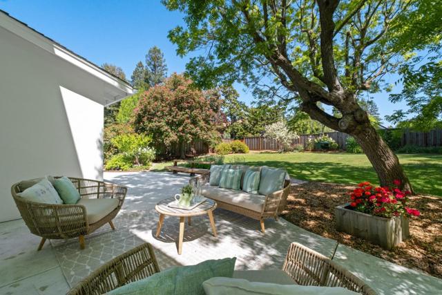 949 Wing Place, Stanford CA: https://media.crmls.org/mediaz/35ec9f79-594e-4f17-bc73-69d08bbdecbb.jpg