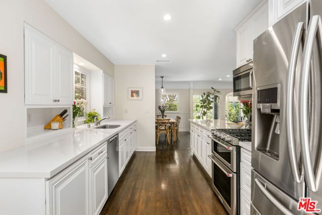 4223 Wilkinson Avenue, Studio City CA: https://media.crmls.org/mediaz/35ecdb7d-0c0b-47fa-a110-b8831111f867.jpg