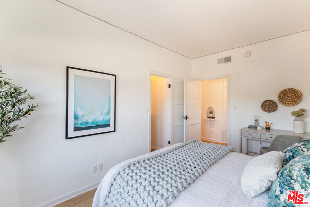 3034 Angus Street, Los Angeles, California 90039, 2 Bedrooms Bedrooms, ,1 BathroomBathrooms,Condominium,For Sale,Angus,24458179