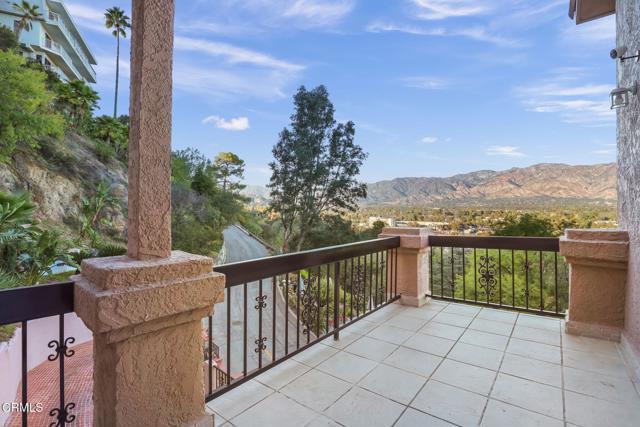 Detail Gallery Image 6 of 68 For 920 Glen Oaks Bld, Pasadena,  CA 91105 - 3 Beds | 3/1 Baths