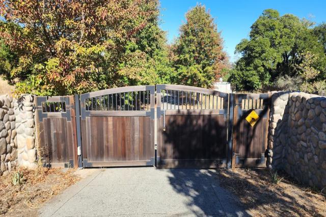 245 Heacox Road, Woodside CA: https://media.crmls.org/mediaz/35ed32c3-8d75-4e34-98df-e3771bc8ffa7.jpg