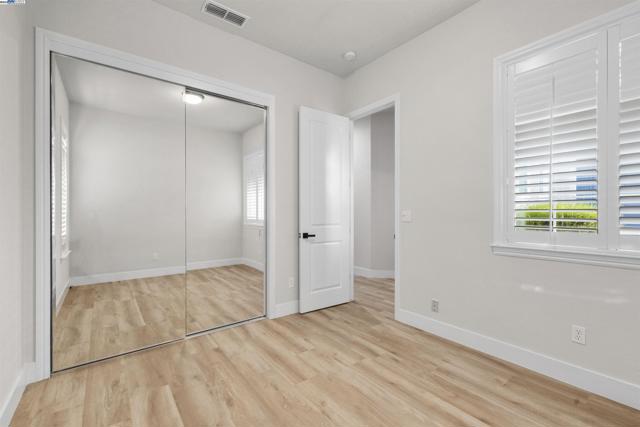 1060 swan river ct, Vacaville CA: https://media.crmls.org/mediaz/35edcb72-5869-4de5-921b-d7cbf5288f69.jpg