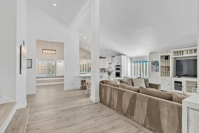 Detail Gallery Image 3 of 42 For 754 Rocking Horse Rd, Vista,  CA 92081 - 4 Beds | 3 Baths