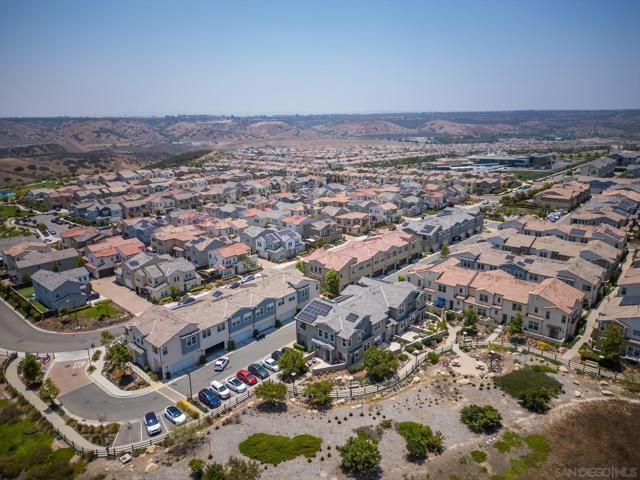 1257 Calle Datura, Chula Vista CA: https://media.crmls.org/mediaz/35ee9d04-f557-460d-a48e-f69be6957c98.jpg