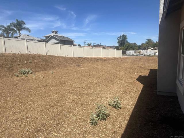 11977 Raceway, Lakeside CA: https://media.crmls.org/mediaz/35eec250-2808-47b1-8ed4-36bbadfac3bc.jpg