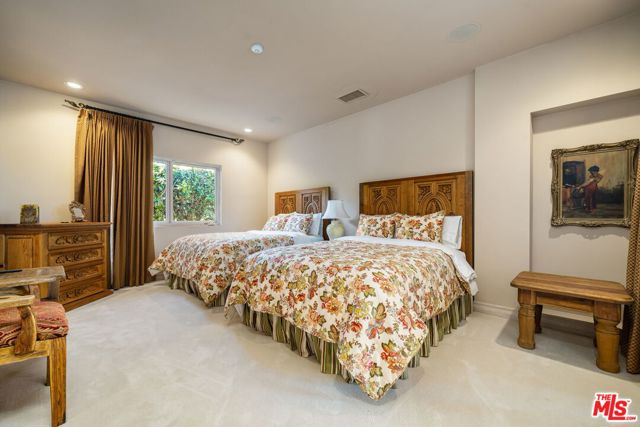 71150 N Thunderbird Terrace, Rancho Mirage CA: https://media.crmls.org/mediaz/35ef63f2-95a0-4793-96e8-26b802656e38.jpg