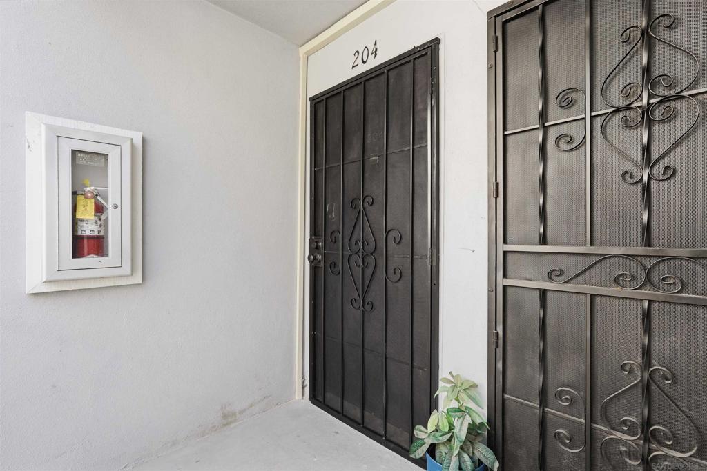 4750 Noyes St - photo 15