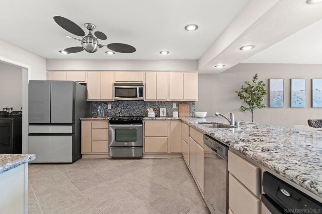 MLS #250045018SD image #11