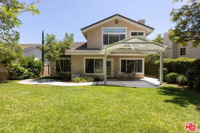 27050 Riversbridge Way, Valencia CA: https://media.crmls.org/mediaz/35f0172c-483e-4452-974f-3a2dd2ebdb11.jpg