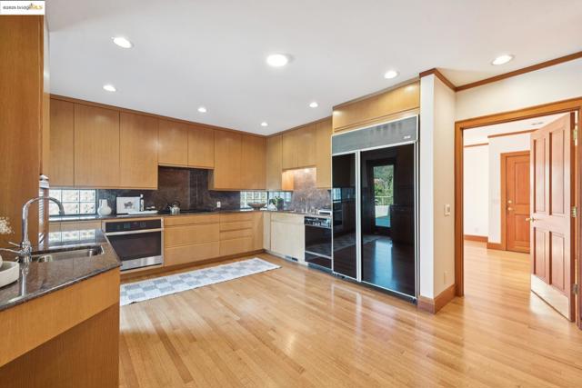Image 21 of 60 For 6148 Ocean View Dr