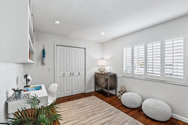 22956 E Cliff Drive, Santa Cruz CA: https://media.crmls.org/mediaz/35f07bd1-be33-4a6e-b6f3-0cf95d137ddd.jpg