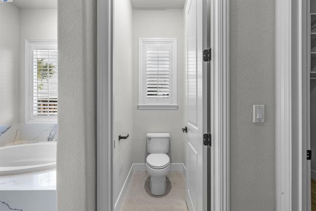 1060 swan river ct, Vacaville CA: https://media.crmls.org/mediaz/35f0f10d-f953-4739-8589-391c8ff4fe21.jpg