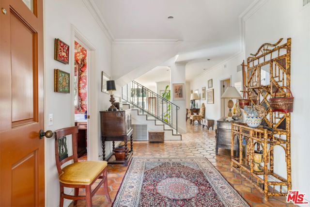 1114 Schuyler Road, Beverly Hills CA: https://media.crmls.org/mediaz/35f12dc2-7414-4552-b202-693d6b979619.jpg