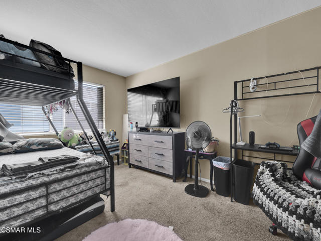 91 Cabrillo Court, Santa Paula CA: https://media.crmls.org/mediaz/35f15a6a-b793-4e90-87a5-4600142c139a.jpg