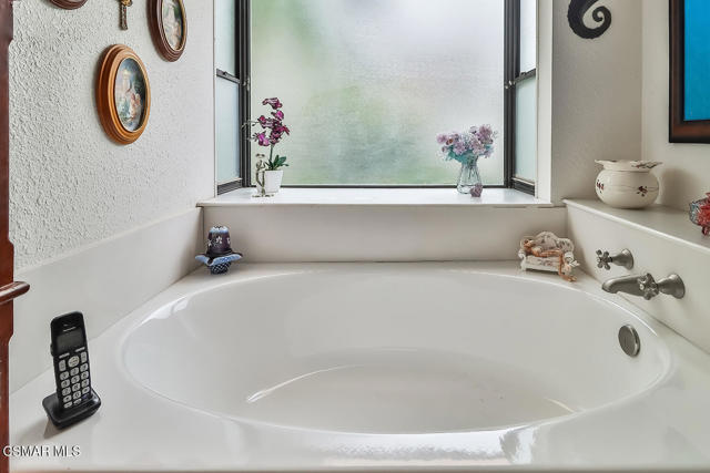 3616 Pebble Place, Newbury Park CA: https://media.crmls.org/mediaz/35f1ad2d-311a-4e0a-9f33-a7b7fb191202.jpg