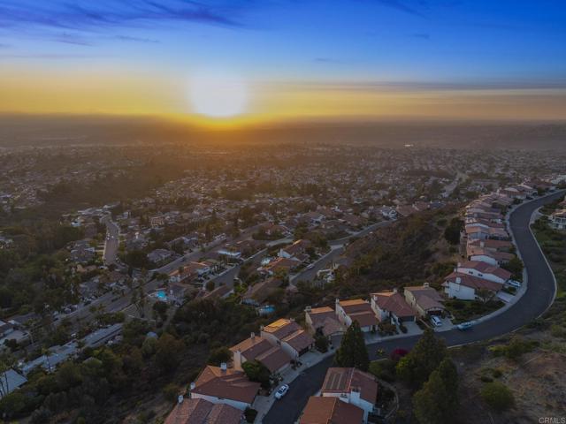 5968 Caminito De La Taza, San Diego CA: https://media.crmls.org/mediaz/35f3725b-a1cc-436d-9fb4-da85287ae39d.jpg