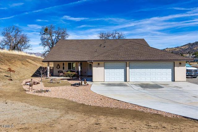Detail Gallery Image 2 of 41 For 17600 Ascot Ct, Tehachapi,  CA 93561 - 3 Beds | 2 Baths