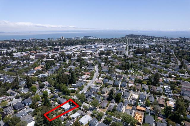 153 Occidental Avenue, Burlingame CA: https://media.crmls.org/mediaz/35f53f0e-d68f-4f0f-b407-3c049821822d.jpg