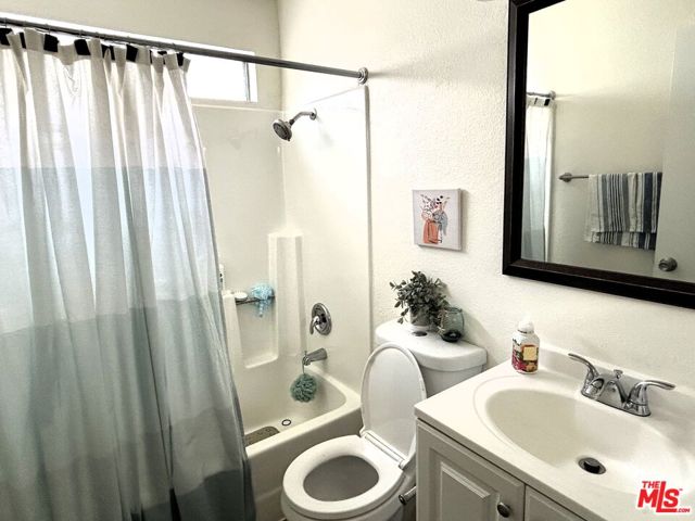 19531 E Cienega Avenue, Covina CA: https://media.crmls.org/mediaz/35f55b06-2b62-4cc5-81d5-64ec3bbc554c.jpg