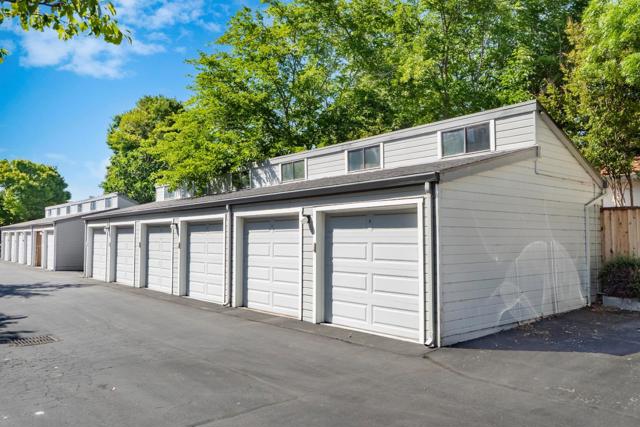366 Sierra Vista Avenue, Mountain View CA: https://media.crmls.org/mediaz/35f579b0-623d-4911-8349-5dcac464ed56.jpg