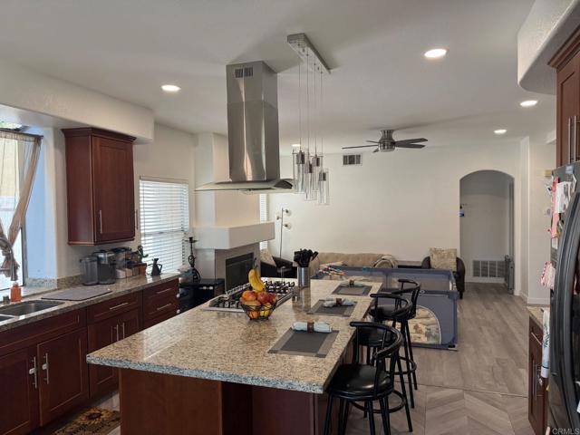 43075 Corte Fresca, Temecula CA: https://media.crmls.org/mediaz/35f5eebd-e697-4f2e-b567-90adb1324242.jpg