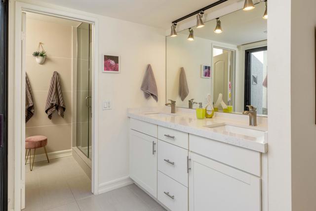 2910 Calle Loreto, Palm Springs CA: https://media.crmls.org/mediaz/35f5f97b-2ded-4394-914f-571e674d7296.jpg