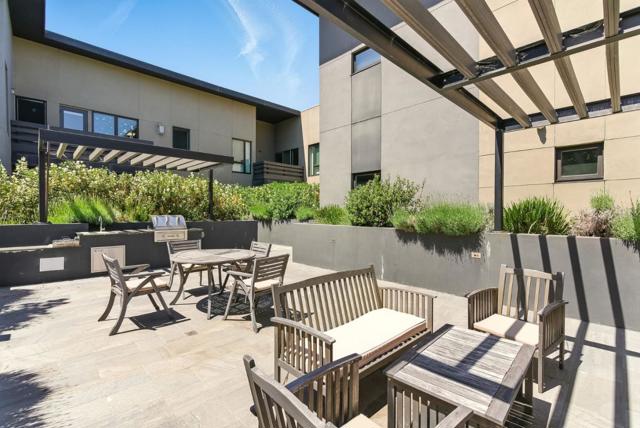 600 El Camino Real, Belmont CA: https://media.crmls.org/mediaz/35f68e57-fe5e-4f19-932b-ee4dd653ae3d.jpg