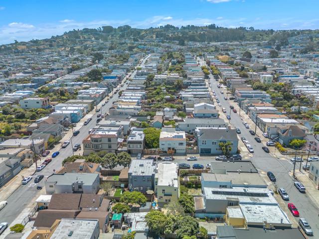 32 Cross Street, San Francisco CA: https://media.crmls.org/mediaz/35f69d6e-5238-4bd7-8eeb-e8ec10aafbb7.jpg